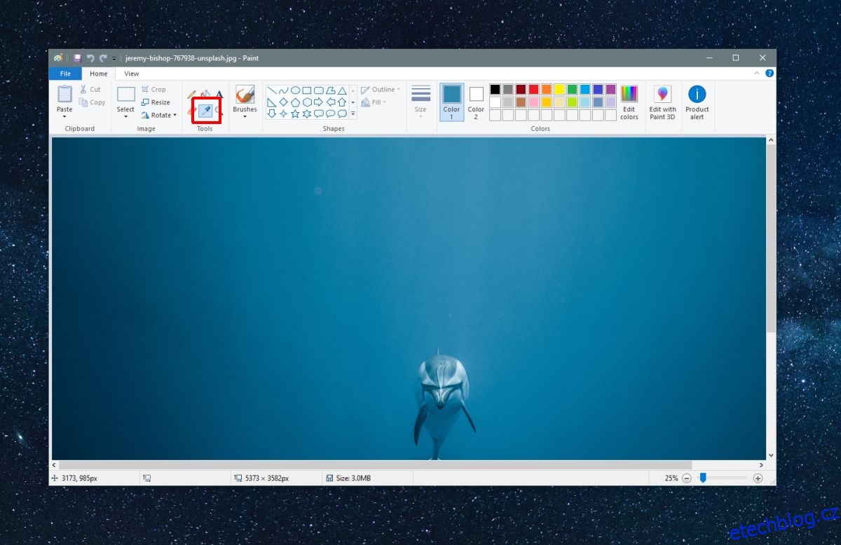 Jak vybrat barvu z obrázku v systému Windows 10