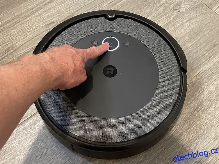 Jak restartovat vysavač Roomba nebo obnovit tovární nastavení